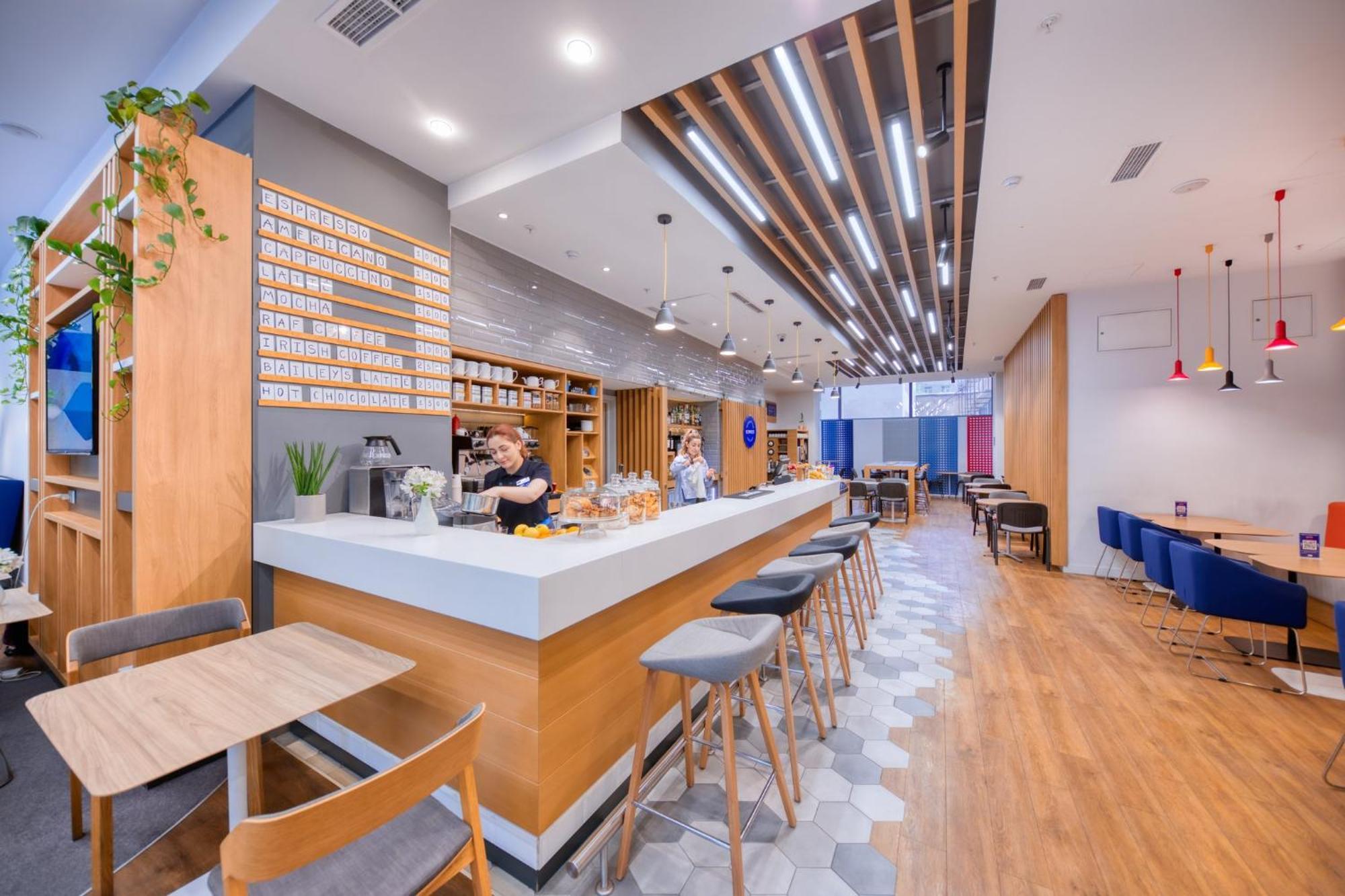 Holiday Inn Express - Yerevan By Ihg Exterior photo
