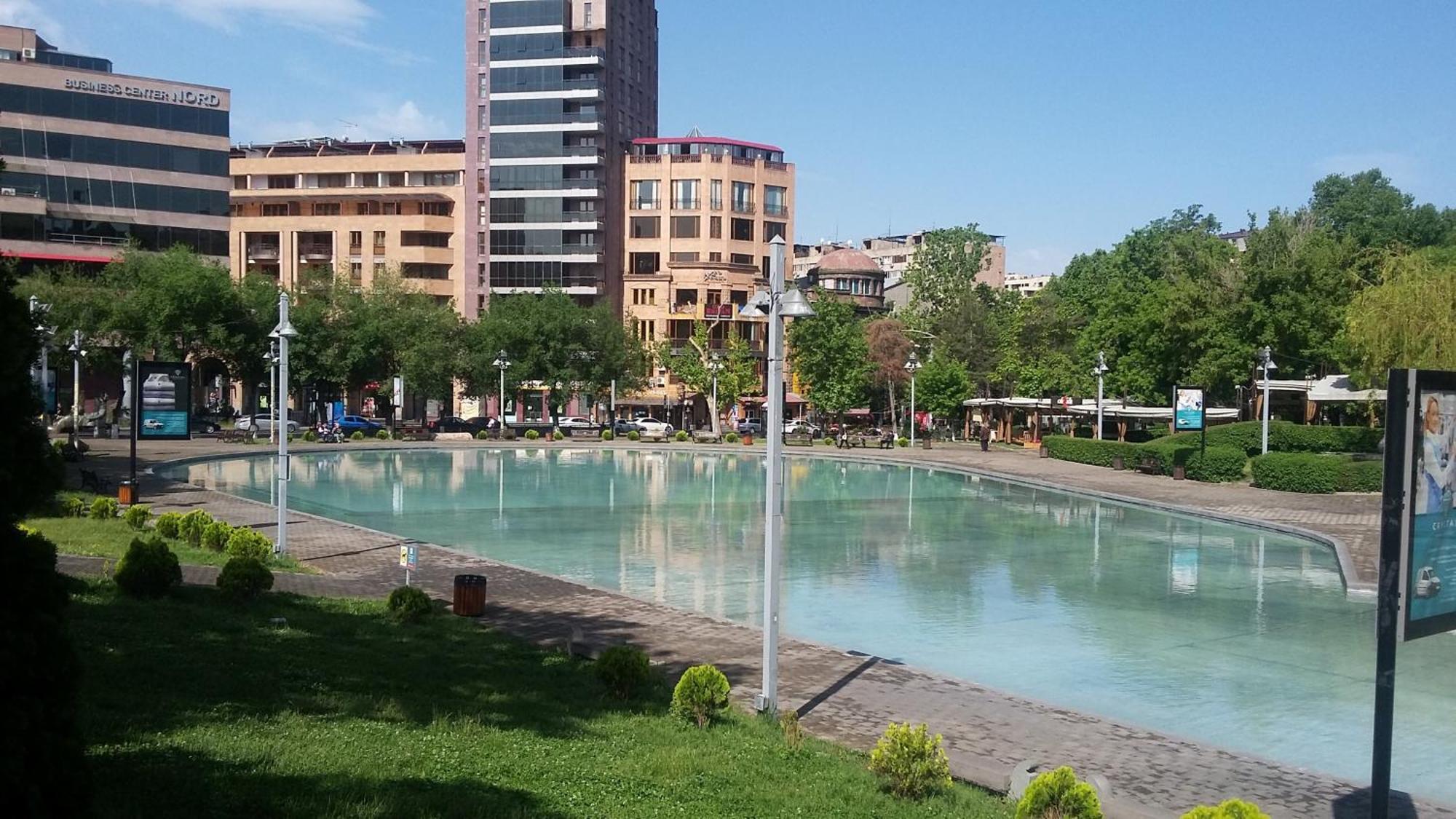 Holiday Inn Express - Yerevan By Ihg Exterior photo